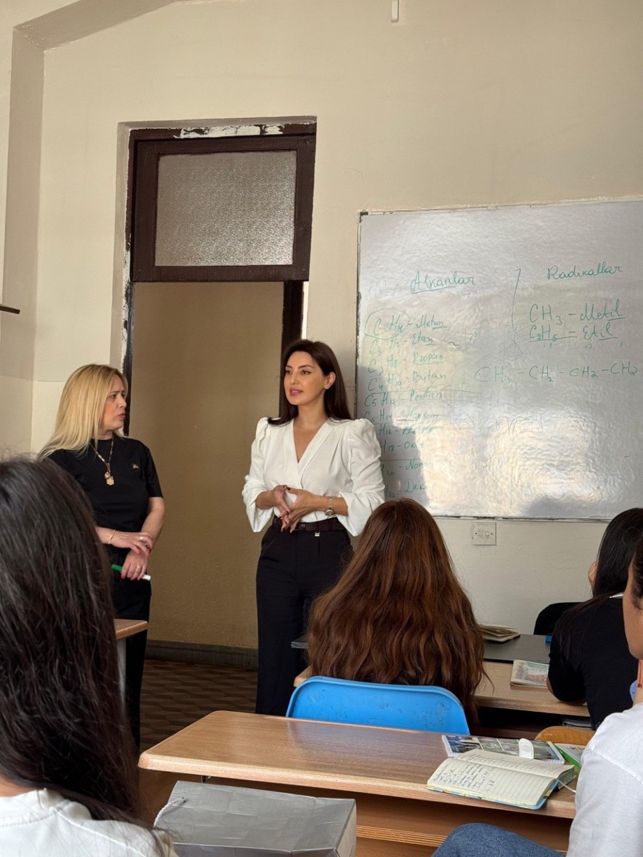 Birinci kurs tələbələri psixoloji xidmət haqqında məlumatlandırılıb